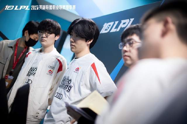 端稳压器 端稳压器